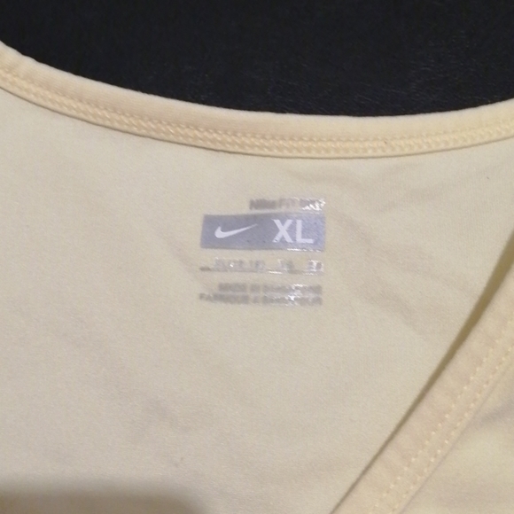 Nike tank tops - Picture 3 of 4